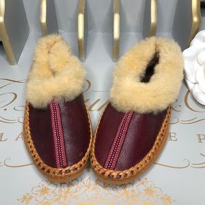 New Moccasin leather slippers